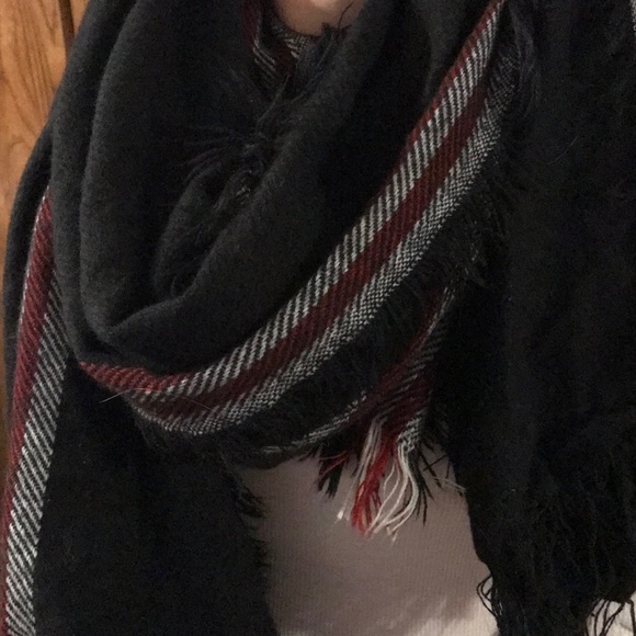 Scarf - Picture 1 of 3